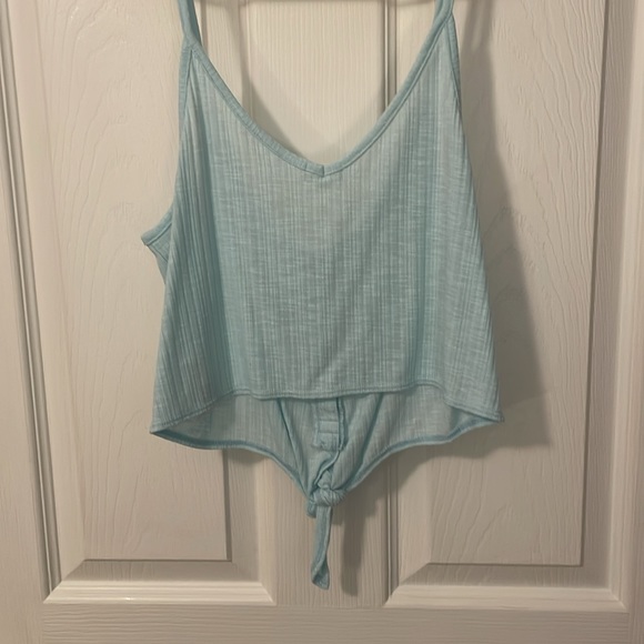 Light blue slightly cropped tank top - Picture 2 of 2